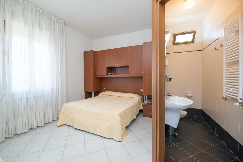 Albergo Arcobaleno Sottomarina Habitación foto